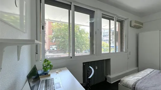 Rooms in Madrid Ciudad Lineal - photo 5