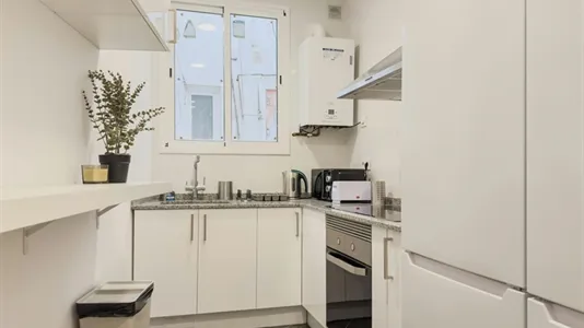 Rooms in Barcelona Ciutat Vella - photo 5