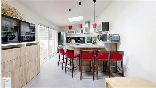 Houses in Nantes - photo 4