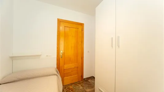 Rooms in Granada - photo 3