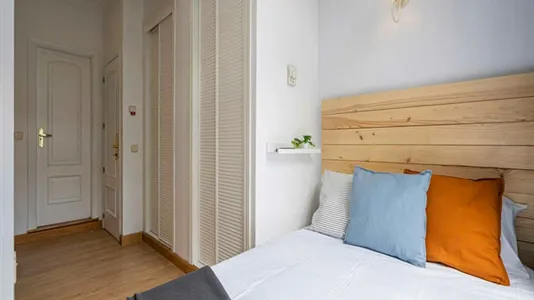 Rooms in Madrid Centro - photo 8