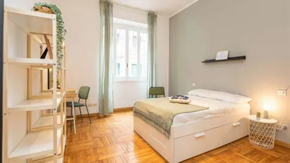 Room for rent in Milano Zona 8 - Fiera, Gallaratese, Quarto Oggiaro, Milan