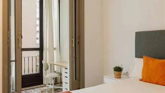 Rooms in Barcelona Eixample - photo 6