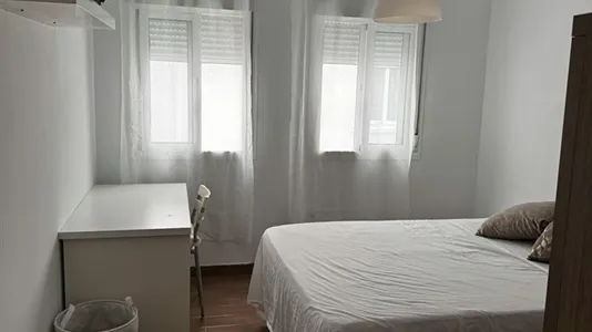 Rooms in Málaga - photo 4