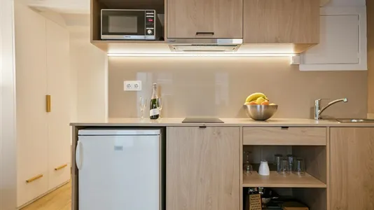 Apartments in Barcelona Ciutat Vella - photo 7