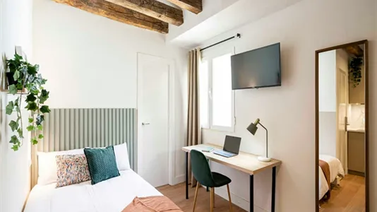 Rooms in Madrid Centro - photo 7