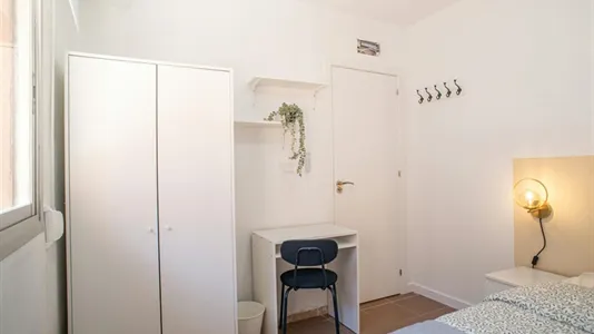 Rooms in Mislata - photo 7