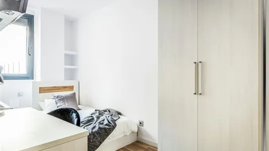 Rooms in Barcelona Sants-Montjuïc - photo 5