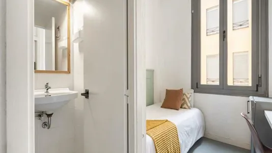 Rooms in Madrid Centro - photo 3