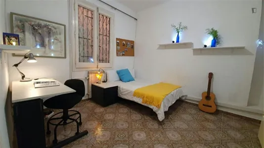 Rooms in Barcelona Ciutat Vella - photo 1