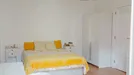 Room for rent, Lisbon (region), &lt;span class=&quot;blurred street&quot; onclick=&quot;ProcessAdRequest(7744142)&quot;&gt;&lt;span class=&quot;hint&quot;&gt;See streetname&lt;/span&gt;[xxxxxxxxxxxxx]&lt;/span&gt;