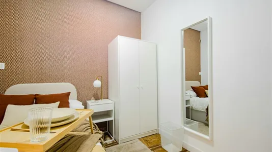 Rooms in Madrid Chamberí - photo 2