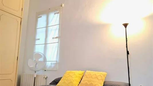 Rooms in Barcelona Ciutat Vella - photo 4