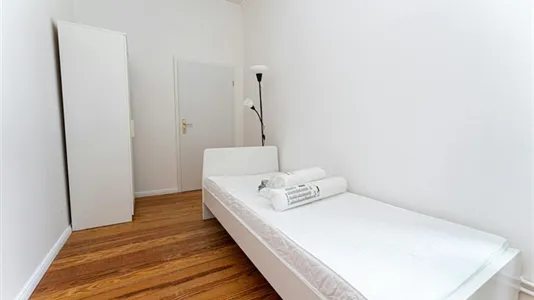 Rooms in Berlin Friedrichshain-Kreuzberg - photo 4