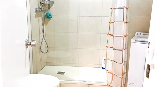 Rooms in Barcelona Ciutat Vella - photo 8