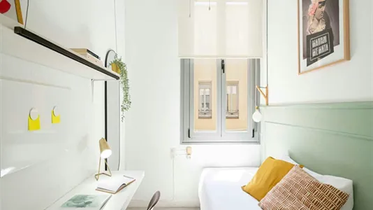 Rooms in Madrid Centro - photo 8