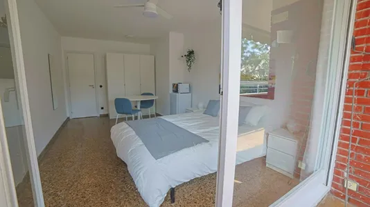 Rooms in Barcelona Sants-Montjuïc - photo 5