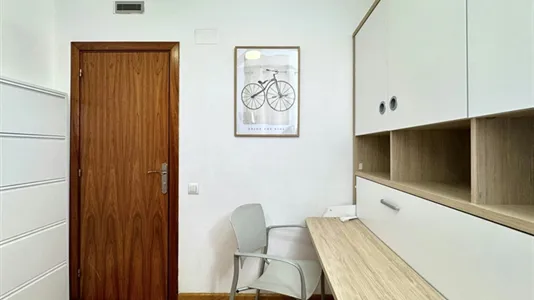 Rooms in Barcelona Eixample - photo 8