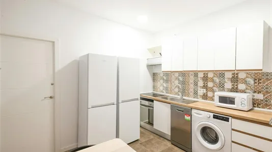 Rooms in Madrid Centro - photo 5