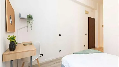 Room for rent in Milano Zona 5 - Vigentino, Chiaravalle, Gratosoglio, Milan