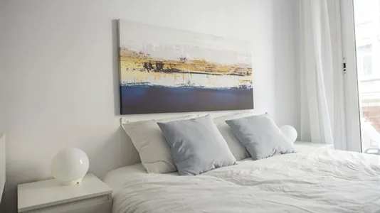 Rooms in Barcelona Sants-Montjuïc - photo 4