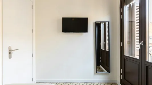 Apartments in Barcelona Eixample - photo 5