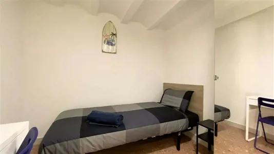 Rooms in Barcelona Ciutat Vella - photo 1