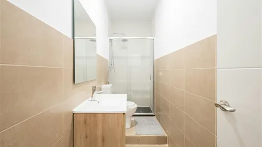 Rooms in Madrid Centro - photo 8