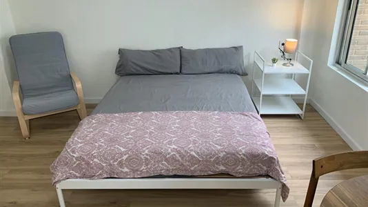 Rooms in Moncada - photo 2