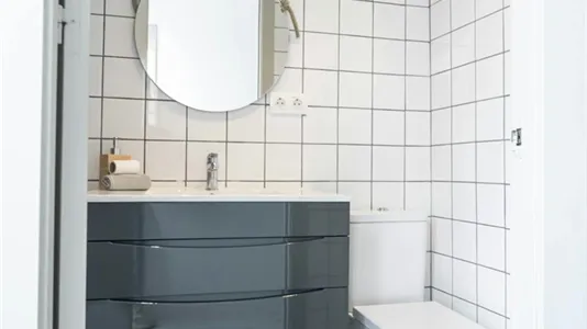 Rooms in Sant Feliu de Llobregat - photo 4