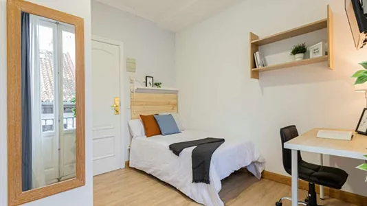 Rooms in Madrid Centro - photo 2