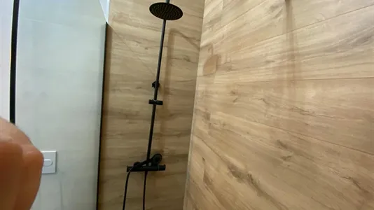 Rooms in Madrid Centro - photo 10