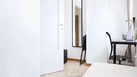 Rooms in Milano Zona 8 - Fiera, Gallaratese, Quarto Oggiaro - photo 6