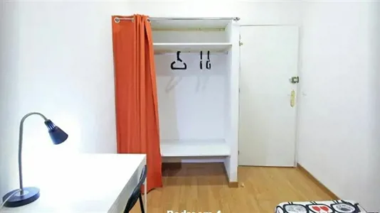 Rooms in Barcelona Ciutat Vella - photo 3