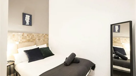 Rooms in Madrid Centro - photo 1