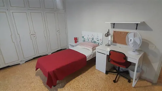 Rooms in Florence - photo 1