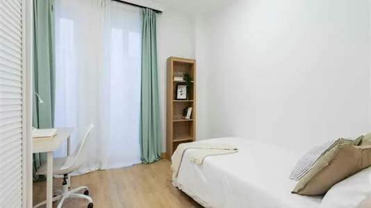 Rooms in Madrid Centro - photo 4