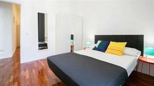 Rooms in Madrid Centro - photo 2