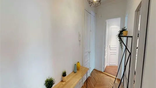 Rooms in Paris 8ème arrondissement - photo 9