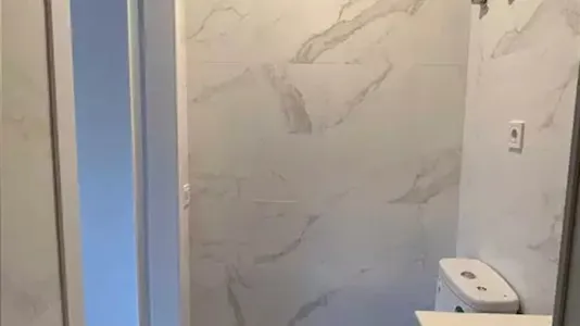 Rooms in Barcelona Eixample - photo 10