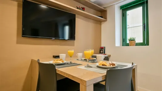Apartments in Barcelona Ciutat Vella - photo 6