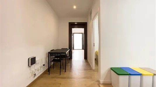 Rooms in Barcelona Ciutat Vella - photo 9