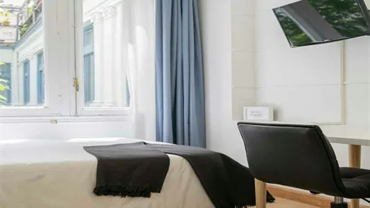 Rooms in Madrid Centro - photo 5