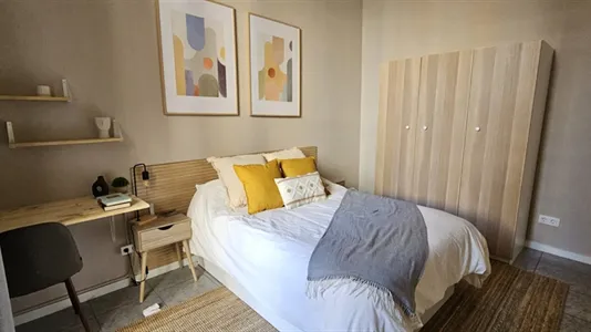 Rooms in Barcelona Eixample - photo 9
