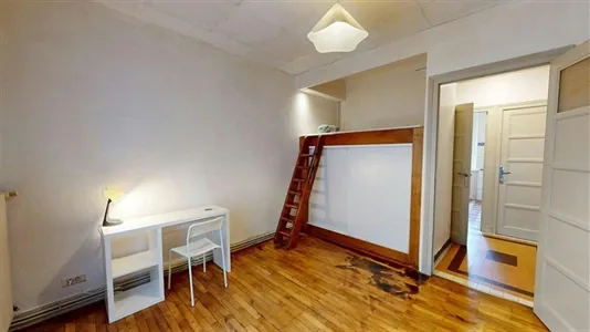 Apartments in Grenoble - photo 2