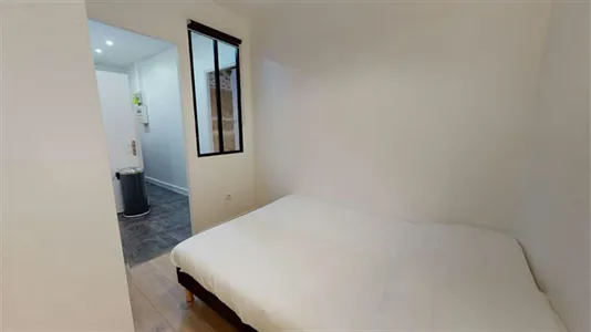 Apartments in Lyon - photo 2