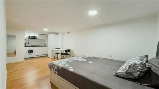 Apartments in Barcelona Ciutat Vella - photo 3