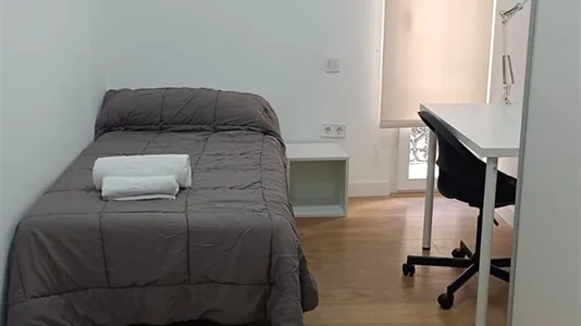 Rooms in Zaragoza - photo 1