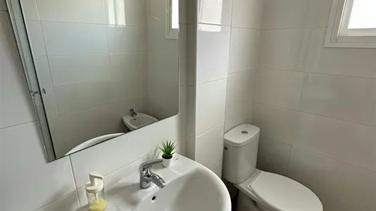 Rooms in Málaga - photo 6