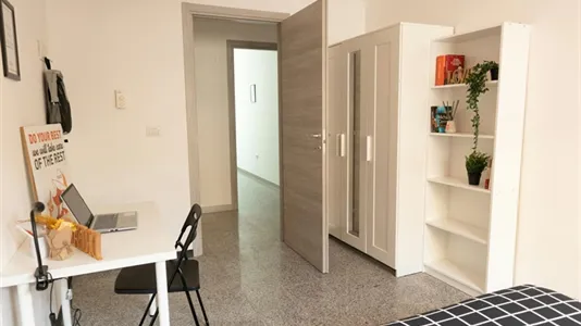 Rooms in Cagliari - photo 3